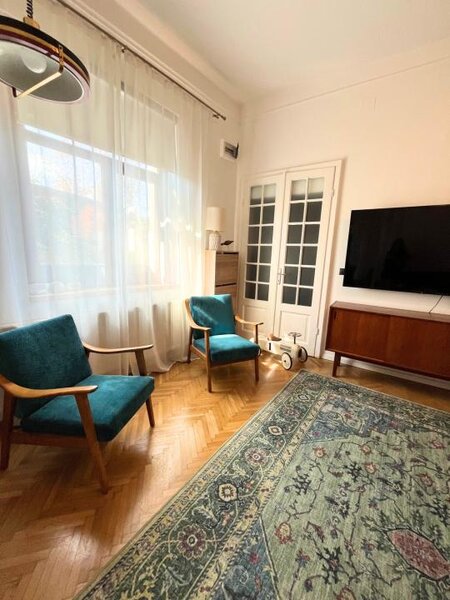 Gradina Icoanei, Oferta rara in vila